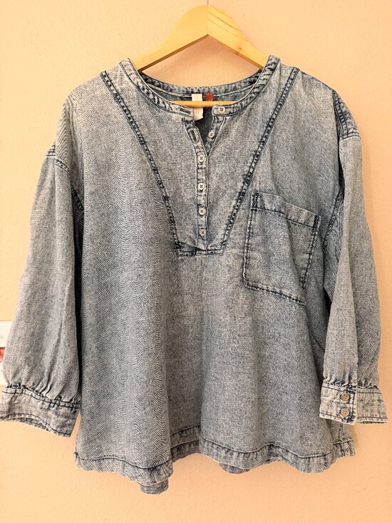 Pilcro Tops - Pilcro by Anthropologie denim popover shirt, size L